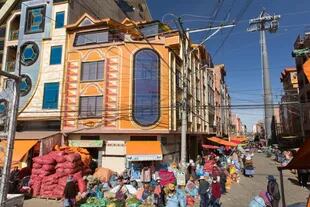 Hay cholets en las inmediaciones del Mercado de Villa Dolores, en El Alto.