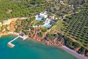 El paraíso griego de Máxima y Guillermo está en Doroufi, 160 kilómetros al sur de Atenas. La villa perteneció al fotógrafo y publicista alemán Manfred Rieker y habrían pagado por ella 4.700.000 dólares