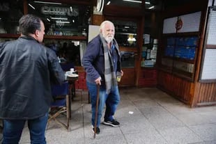 Carlos Carrascosa, en un café frente a los tribunales de San Isidro