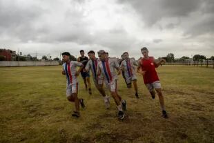 Los jugadores de Deportivo Paraguayo hacen largos trayectos para llegar al club y sólo cobran viáticos