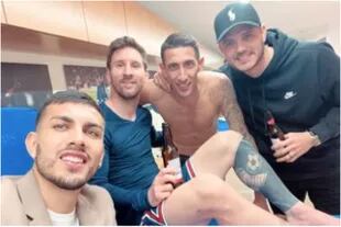Leandro Paredes, Lionel Messi, Ángel Di Maria y Mauro Icardi festejan el título del PSG