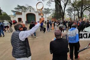 Protesta. El tenis reclamó en la Quinta de Olivos por el regreso de la actividad