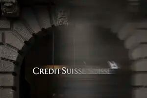 El banco suizo UBS compra a su rival Credit Suisse