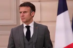 De Paloma a halcón, Emmanuel Macron se vuelve el ariete de Occidente contra las agresiones de Vladimir Putin