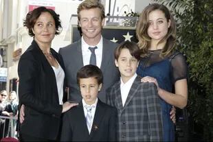 El actor junto a su exesposa y sus tres hijos al recibir la estrella del Paseo de la Fama de Hollywood