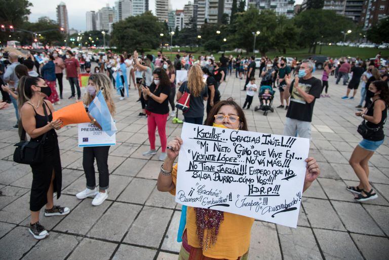 Protestas en Rosario por la suspensión de las clases presenciales
