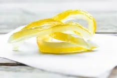 Cáscaras de limón confitadas