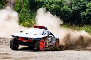Contrarreloj. La imponente estética del Audi RS Q e-tron se realizó en solo ocho semanas para poder comenzar a tiempo con el período de pruebas previos al próximo Rally Dakar