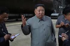 Kim muestra su potencial militar con un nuevo submarino y presiona a EE.UU.