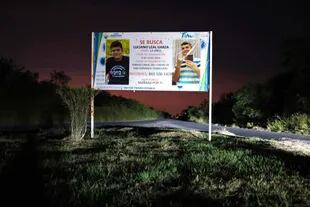 Uno de los letreros erigidos durante la búsqueda de Luciano Leal Garza, de 14 años, después de que fue secuestrado en julio de 2020, al igual que lo que le sucedió a la hija de Miriam Rodríguez, Karen años antes, en San Fernando, México, el 9 de octubre de 2020