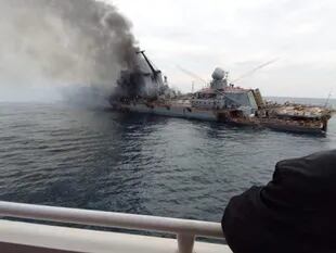 Imágenes muestran el buque Moskva antes de su hundimiento
