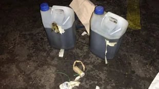 Los bidones de gasolina encontrados por las autoridades