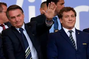 Jair Bolsonaro y Alejandro Domínguez, los presidentes de Brasil y Conmebol, en ocasión de la Copa América de 2019.