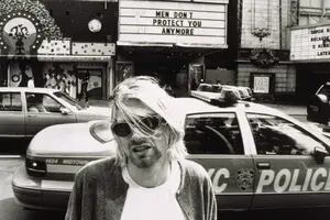 La hija de Cobain lanza una colección de ropa con notas del líder de Nirvana