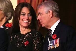Kate Middleton podría asumir el cargo de Coronel de la Guardia de Granaderos, tras el despojo al Príncipe Andrew de sus títulos militares y patrocinios reales