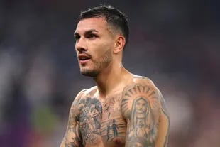 Paredes en Qatar, la versión final de su tatuaje en el pecho