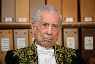 Mario Vargas Llosa tiene 86 años, una excepción al reglamento de la Academia que admite nuevos miembros hasta los 75