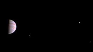 Juno se acerca a Júpiter y sus lunas
