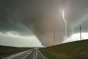 Alerta en Texas por tormentas dañinas, posibles tornados y granizo