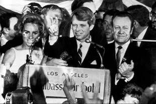 Robert Kennedy, minutos antes de su asesinato en el hotel Ambassador, de Los Angeles
