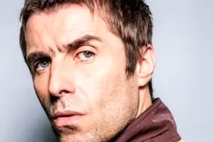 La impactante foto de Liam Gallagher: “Me caí de un helicóptero”