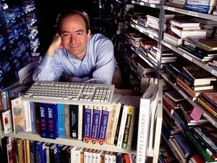 Jeff Bezos despachaba libros a todo su país desde un depósito de Seattle
