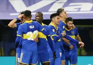 Boca knew how to cope in the second half and scored 2-1 against the Plateaus.  to win from