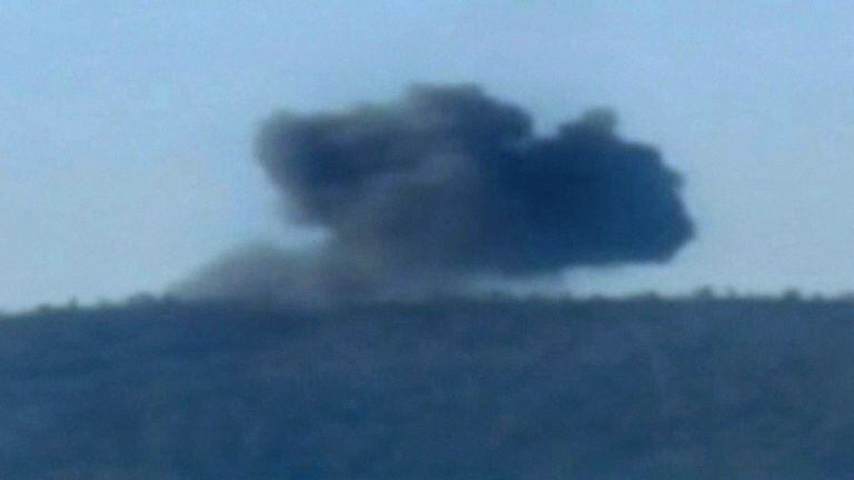El Sukhoi ruso cae y luego estalla en territorio sirio sin sus pilotos, que se habían eyectado segundos antes; uno murió a manos de los rebeldes