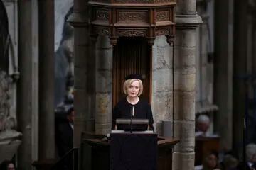 La primera ministra británica, Liz Truss, habla durante el funeral de la reina Isabel II