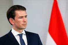 Agobiado por un escándalo de corrupción, renunció el canciller de Austria