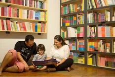 Crearon una librería para familias, para informar sobre el embarazo y la crianza
