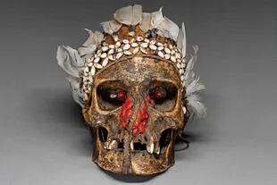 El cráneo de un antepasado Asmat, que era utilizado como protección para la tribu