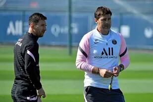 Messi y Pochettino, durante un entrenamiento de PSG