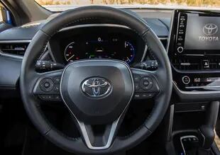 El interior de la versión híbrida del nuevo Toyota Corolla Cross