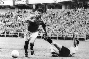 Jugó el Mundial '58 por casualidad, marcó más goles que nadie en la historia y de premio recibió... un fusil
