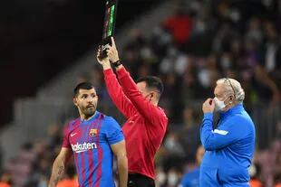 Agüero debuta en Barcelona a los 41 minutos del segundo tiempo en el partido que Barcelona le ganó a Valencia