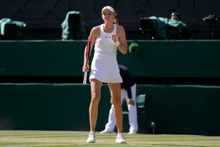 Elena Rybakina festejó ante Ons Jabeur en Wimbledon