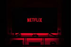 Netflix retirará de su catálogo una de las series más populares y los fans estallaron