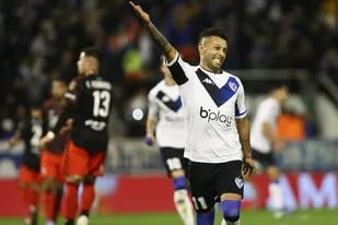 River, desdibujado y confundido: perdió 1-0 ante un eficiente Vélez en la ida de los octavos de final