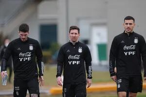 Una mala, tres dudas, siete regresos y Messi: así formará Argentina ante Ecuador