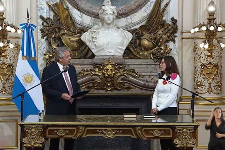 El presidente Alberto Fernández le toma juramento como ministra de Economía a Silvina Batakis