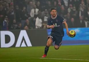 Lionel Messi con pelota dominada es uno de los futbolistas más activos en la ofensiva de PSG