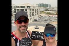 Coronavirus: una pareja corrió un maratón en su balcón de 20 metros de largo