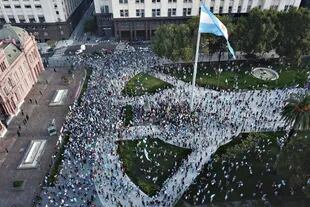 La manifestación en Plaza de Mayo desde el aire