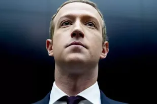 Facebook ante la peor crisis de su historia. ¿En qué está pensando Mark Zuckerberg?