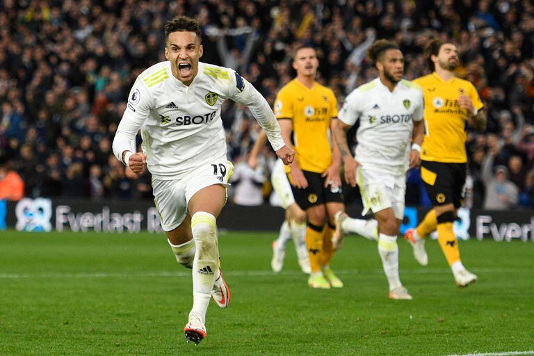 Rodrigo Moreno, el delantero español nacido en Brasil, celebró su primer gol en la presente Premier League y le dio un pequeño respiro a Leeds United.