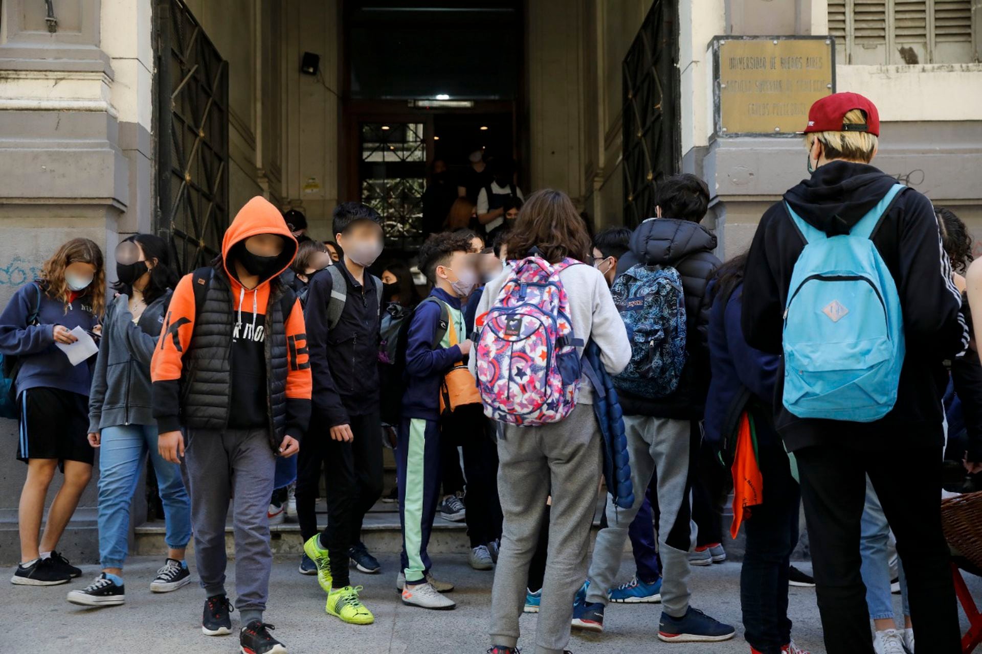 Los expertos consideran que la decisin sobre la escuela secundaria para los hijos suele apresurarse