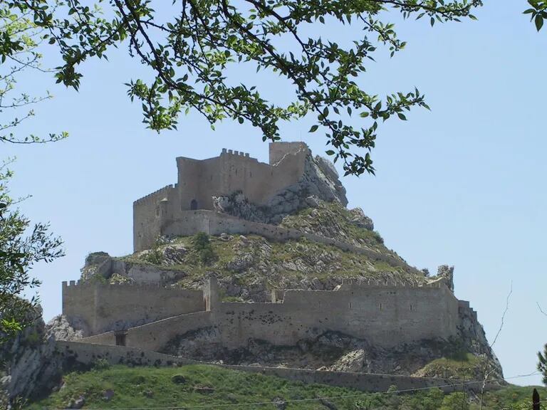 Il maestoso Castello Manfredonico (Foto cortesia) si trova in un antico castello arabo costruito prima di Cristo.