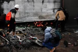 Toque de queda, gente ensangrentada en la calle y pánico: así se vive en el epicentro de las protestas en Perú