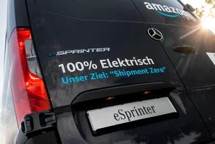 Mercedes Benz eSprinter tiene una autonomía de 168 kilómetros y una carga útil máxima de 891 kilogramos